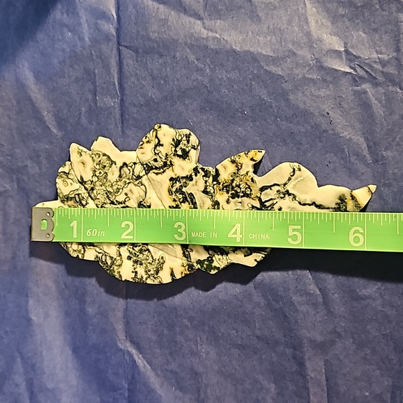 Moss Agate Butterfly Carving 🦋 - Picture 4 of 5